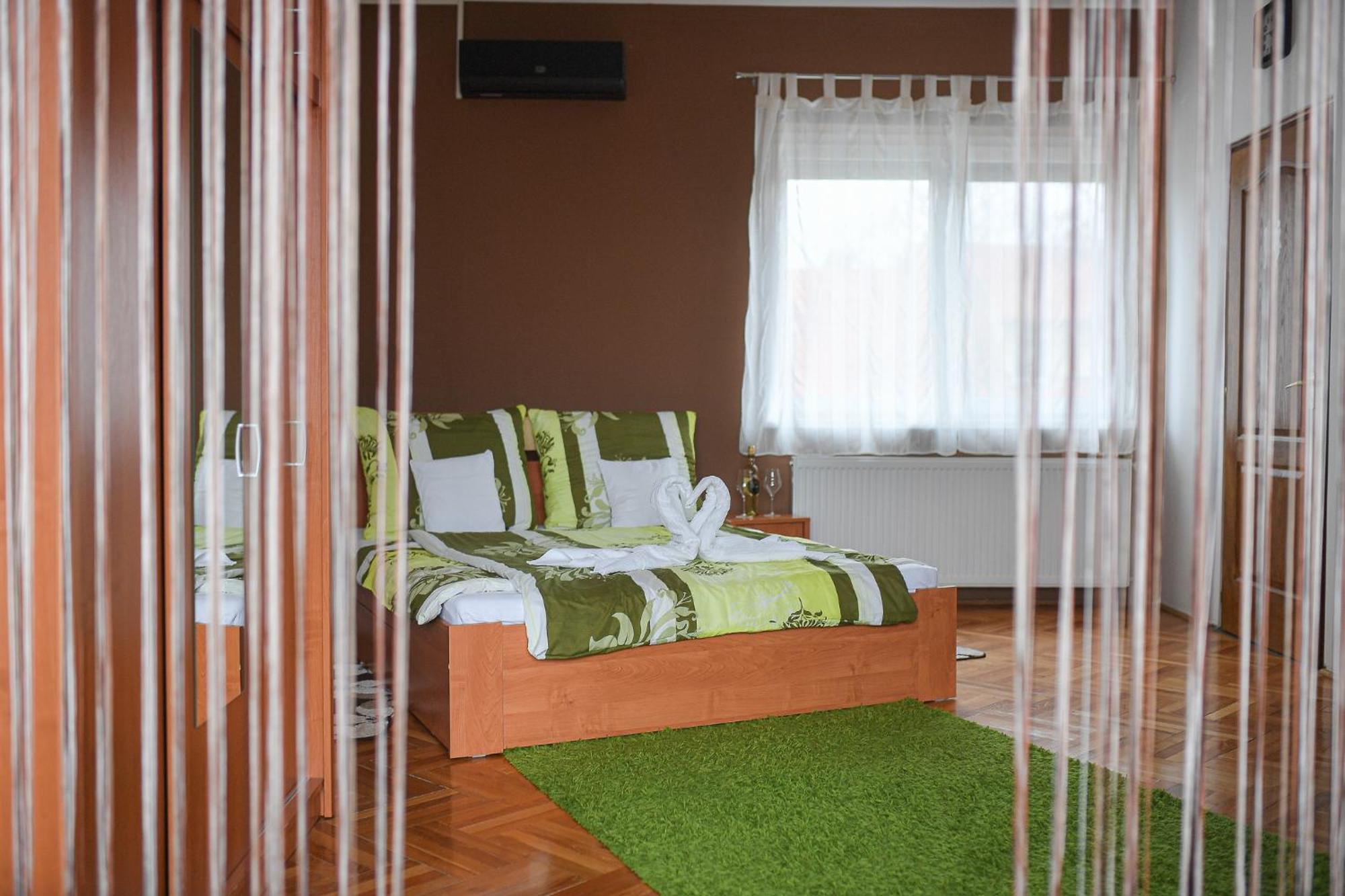 Kokusz Apartmanok إغير الغرفة الصورة