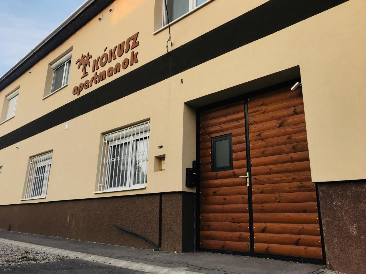 Kokusz Apartmanok إغير المظهر الخارجي الصورة